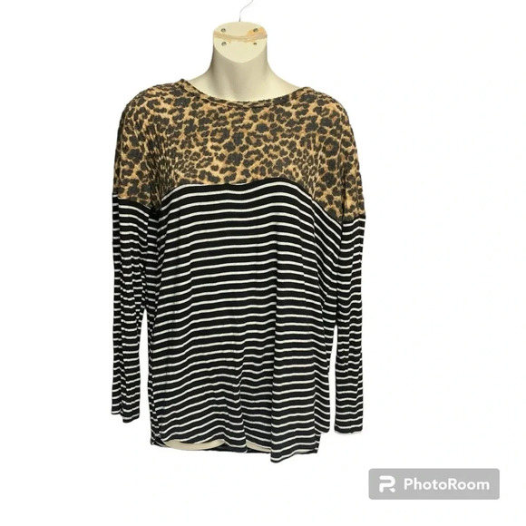 Grateful hearts leopard/black & white striped top size medium - Picture 1 of 6